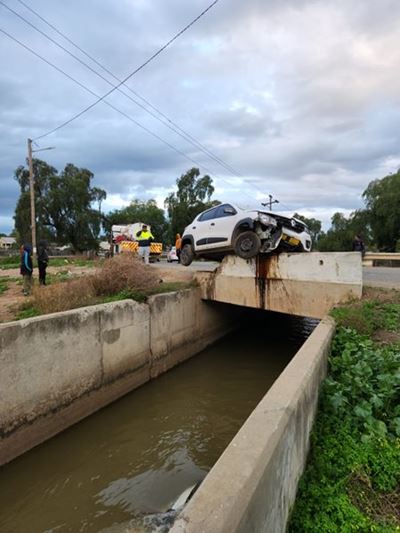 Ongeluk op Rooiheuwel-pad brug