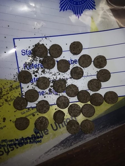 Woman arrested for dealing drugs