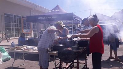 Scorcher doesn't stop street market