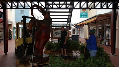 Statue replaced at Waterfront