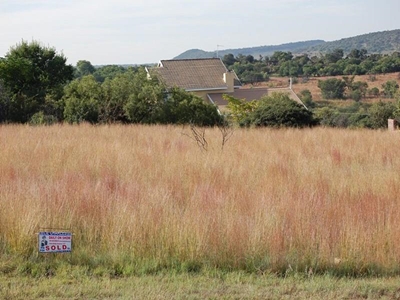 Pros and cons of buying vacant land
