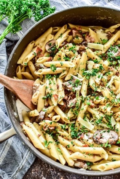 Creamy bacon & mushroom pasta