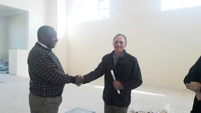 Plaaslike skilder bekoor Ramaphosa met diere vir Afrika