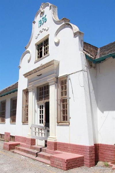 Meer as 'n lagie verf dalk vir stasiegebou