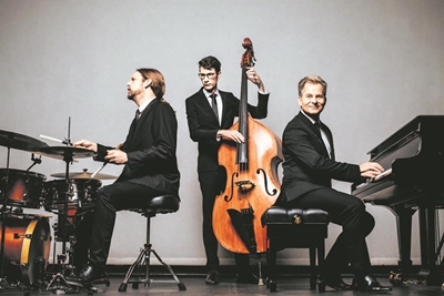 Charl du Plessis Trio in George again
