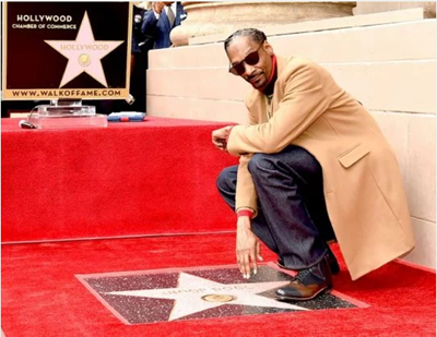 Snoop Dogg gets Hollywood star