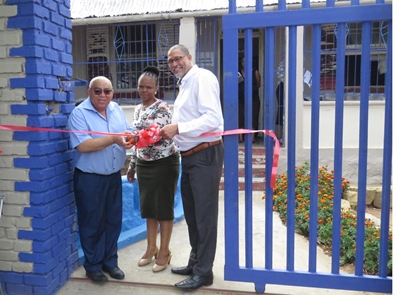 Minister open skuiling vir haweloses