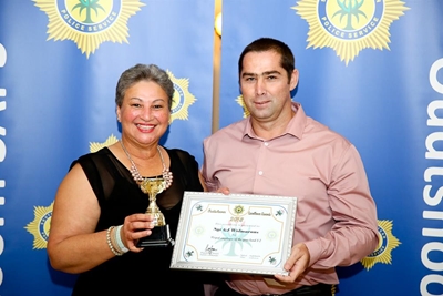 Oudtshoorn-polisie vereer lede
