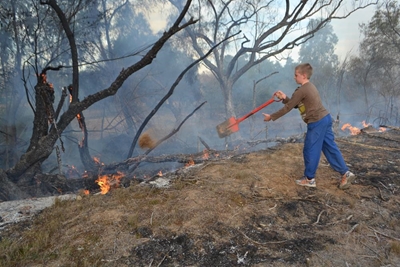 Kinders voorkom dat brand versprei