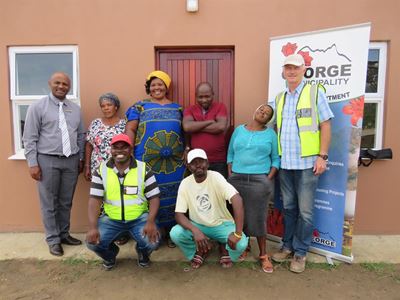 Municipality hands over 3 houses