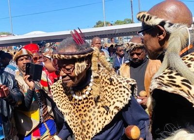 Buthelezi hits back at Prince Simakade 