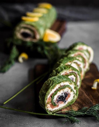 Smoked salmon and spinach roulade