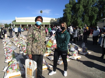 Veterans receive food parcels