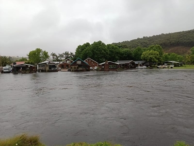 Flooded rivers, road closures in Mossel Bay