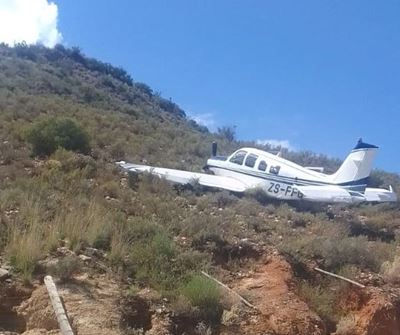 Plane crash lands in Klein Karoo