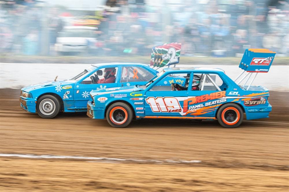 National oval racing spectacle in George