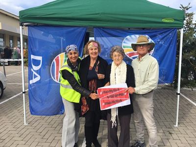 Drie generasies stem saam 