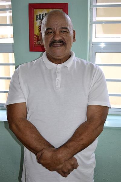 Freek Adams lê die tuig neer