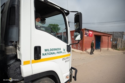 SANParks donates groceries to vulnerable communities 
