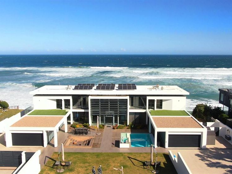 Beachfront mansion up for R75-million