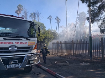 2 geboue ly skade in brand
