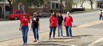 Lyndansers kikker inwoners op met Jerusalema-dans
