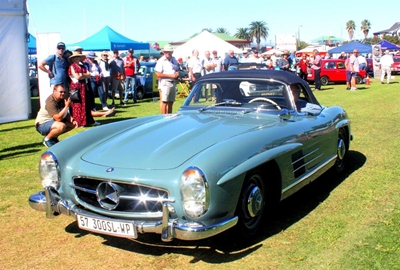 Mercedes 300SLs to headline old car show