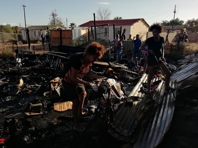 12 dakloos na brand