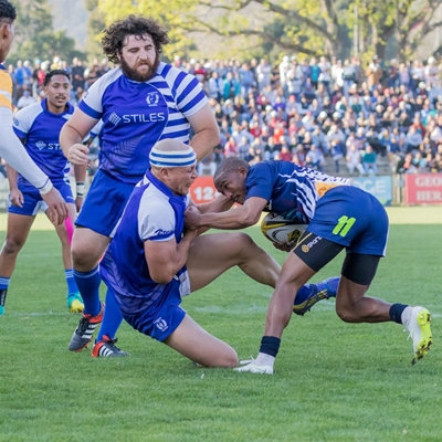 Progress klop Barbarians in 'n naelbytstryd