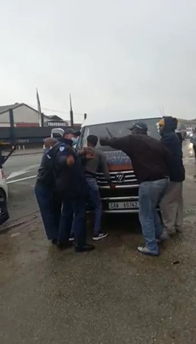 Taxi operators arrested in NM Boulevard