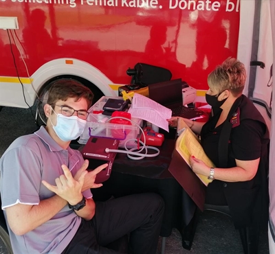 Rundle supports Save Lives Blood Drive