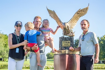 Bekker triumphant in his home town