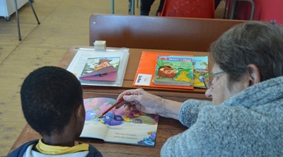 Volunteers needed to help children with reading