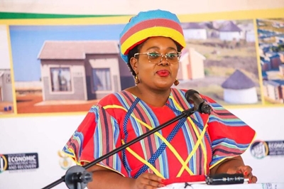 Kubayi calls for tough action against poor performing contractors