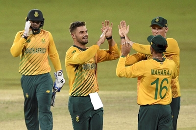 Spinners, Markram help Proteas to comfortable warm-up win