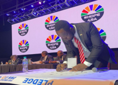 Political parties, independent candidates sign Code of Conduct