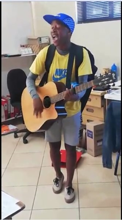 Platekontrak vir singende voetganger