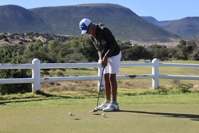 Golfers given thumbs up to tee off