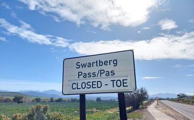 Swartberg Pass is closed 