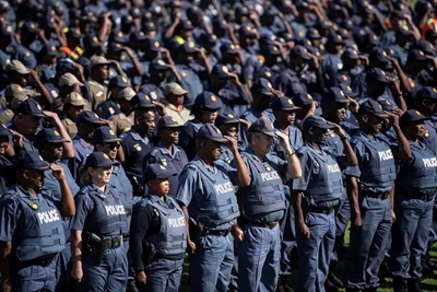 10 000 more police deployed to ‘sanitise the streets’ of crime this festive season 