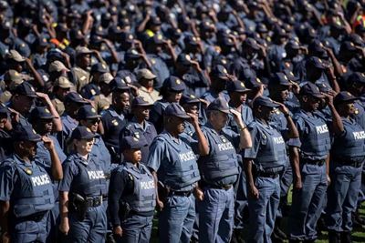 10 000 more police deployed to ‘sanitise the streets’ of crime this festive season 