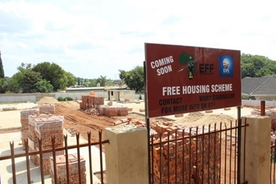 Centurion property owner erects dodgy ‘free-for-all housing’ signs