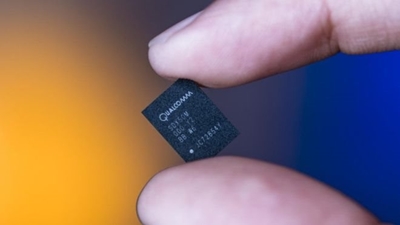 Trump blocks Broadcom's bid for Qualcomm on security grounds