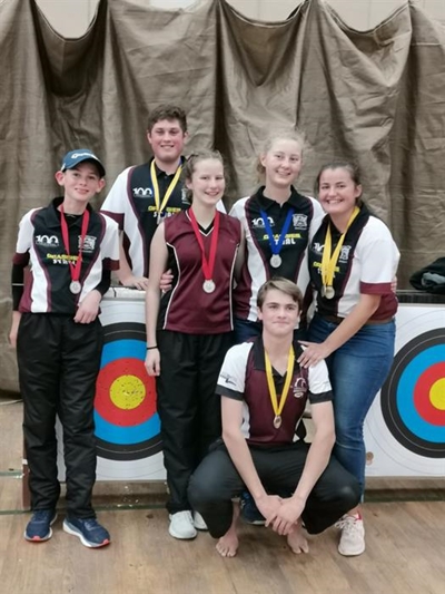 Leerders blink uit in boogskiet