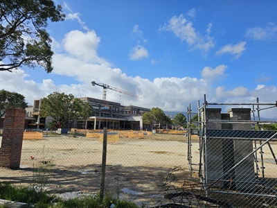 New Mediclinic construction on track, but opening date extended
