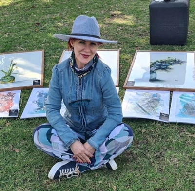 Setting up theirArt in the Park