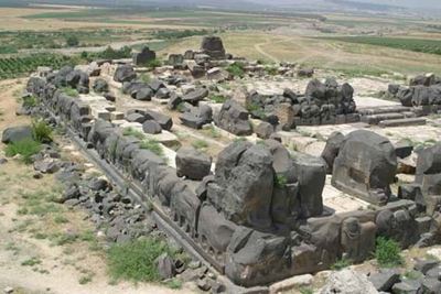 Syria war: Turkish air strikes 'damage ancient Afrin temple'