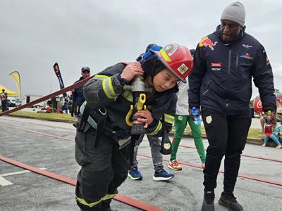 Firefighters fly the Bitou flag high