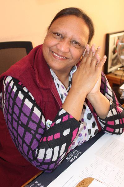 Charmaine Titus se sterk hande vat raak