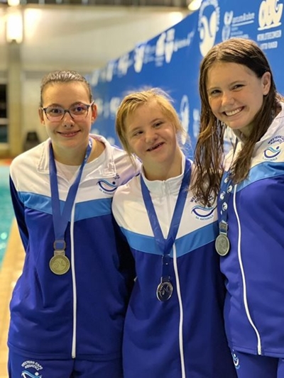 Minke oes medaljes in, laat spat wêreldrekord